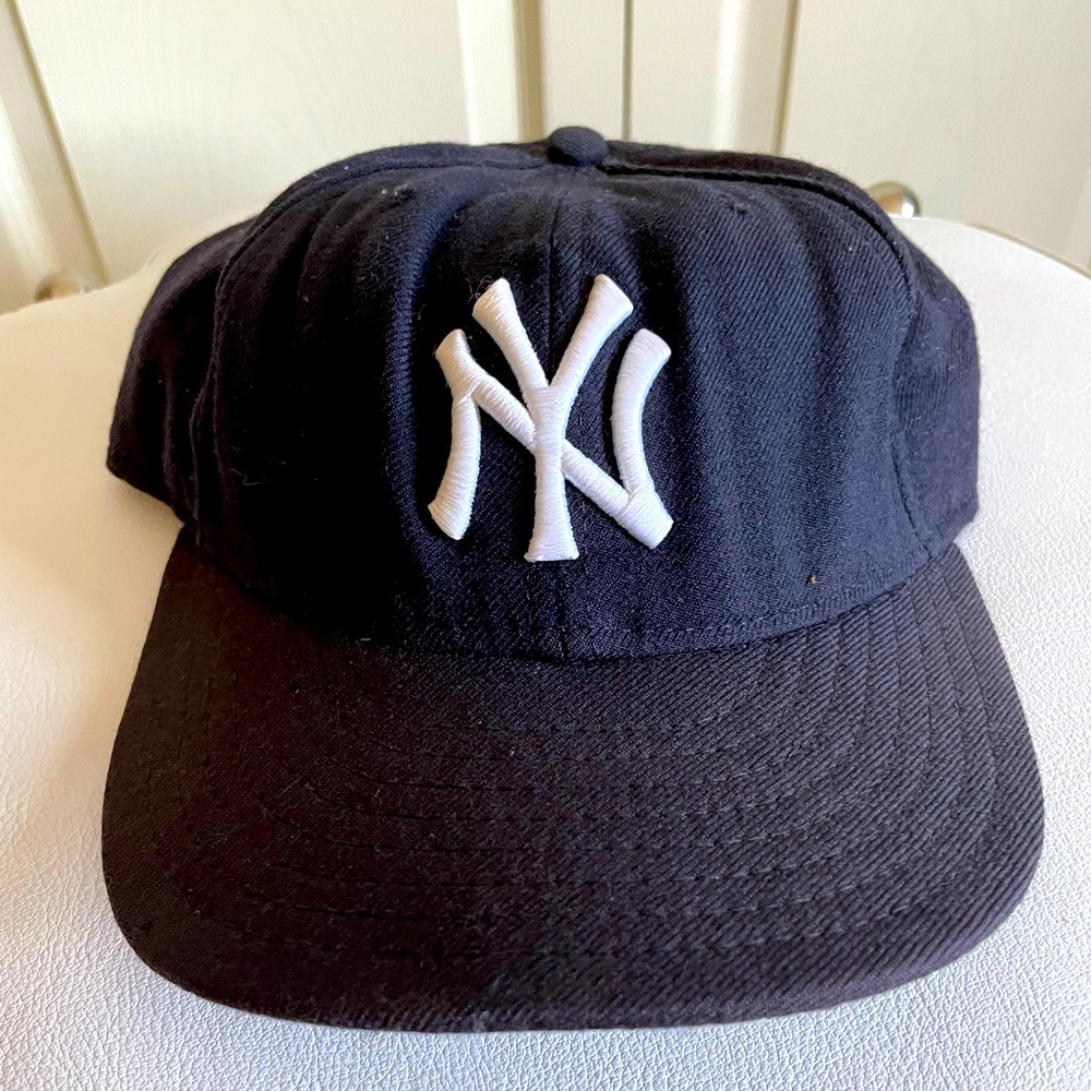 NY Yankees hat